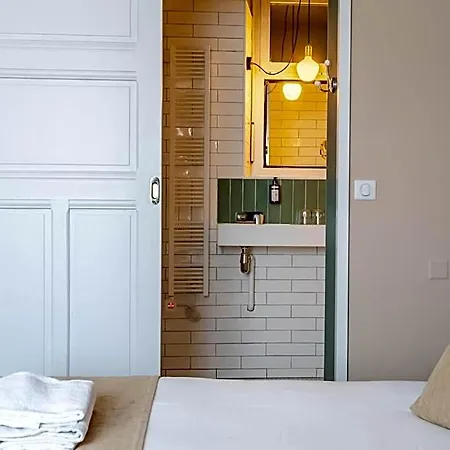 Ama Hotel